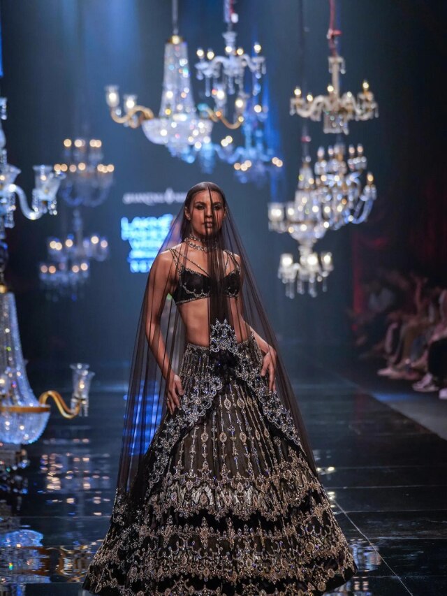 Top 10 fashion designers in india