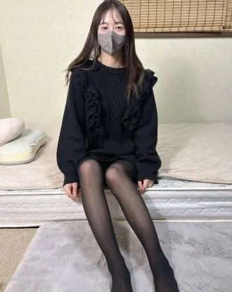 [Completely amateur & first time shooting] Experience / very / shallow / innocent and cute 20-year-old beautiful-legged slender college g...