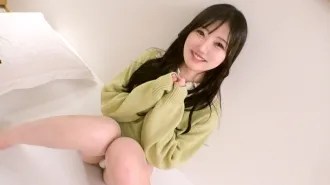 A captivating slender college student appears! Her innocence is beyond imagination from her appearance, making her gap moe! "I like being...
