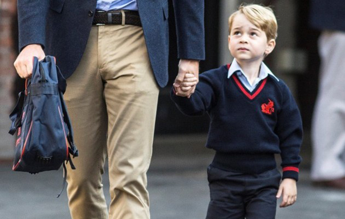 Принц Джордж нервничает по дороге в школу. Принц Джордж нервничает по дороге в школу.