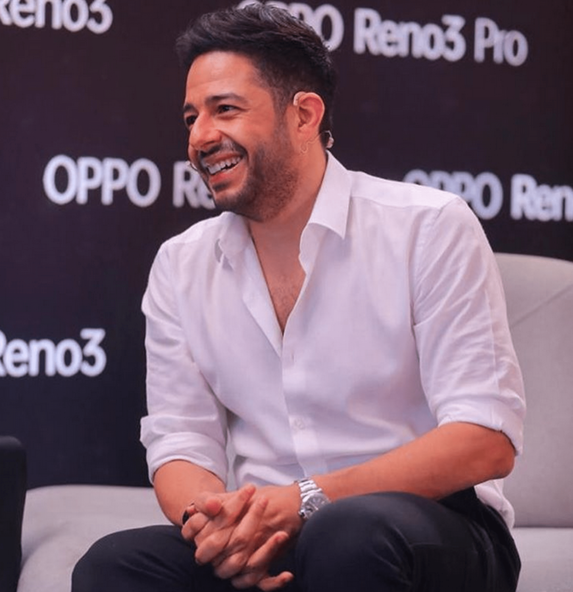 وكتب حماقي على الصورة الحمد والشكر لله رب العالمين فاطمة محمد . Ø¨Ø§ÙØµÙØ±Ø© ÙÙ ØªØªØ°ÙØ±ÙÙ ÙÙÙ ÙØ§Ù Ø´ÙÙ ÙØ­ÙØ¯ Ø­ÙØ§ÙÙ ÙÙ ÙÙÙ Ø²ÙØ§ÙÙ Laha Magazine