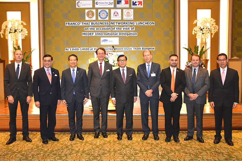 เลี้ยงรับรอง : สีหศักดิ์ พวงเกตุแก้ว เอกอัครราชทูตไทยประจำประเทศฝรั่งเศส เป็นประธานในงานเลี้ยงอาหารกลางวันแก่คณะผู้บริหารระดับสูงภาคธุรกิจ จากสภาธุรกิจฝรั่งเศส เนื่องในโอกาสเดินทางมาเยือนประเทศไทยอย่างเป็นทางการ ณ ห้องวิมานสุริยา โรงแรมดุสิตธานี