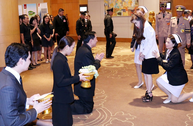 สมเด็จพระเจ้าลูกเธอ เจ้าฟ้าจุฬาภรณวลัยลักษณ์ อัครราชกุมารี เสด็จทรงเปิดการประชุมวิชาการโรคมะเร็งแห่งชาติ ครั้งที่ 13 จัดโดย สถาบันมะเร็งแห่งชาติ กรมการแพทย์ กระทรวงสาธารณสุข ณ โรงแรมมิราเคิล แกรนด์ คอนเวนชั่น โดยมี ดร.อัศวิน อิงคะกุล ประธานกรรมการบริหาร มิราเคิล กรุ๊ป, อนัคพล อิงคะกุล และ ลักษมีกานต์ อิงคะกุล ผอ.กลุ่มสายงานปฏิบัติการองค์กร รับเสด็จ