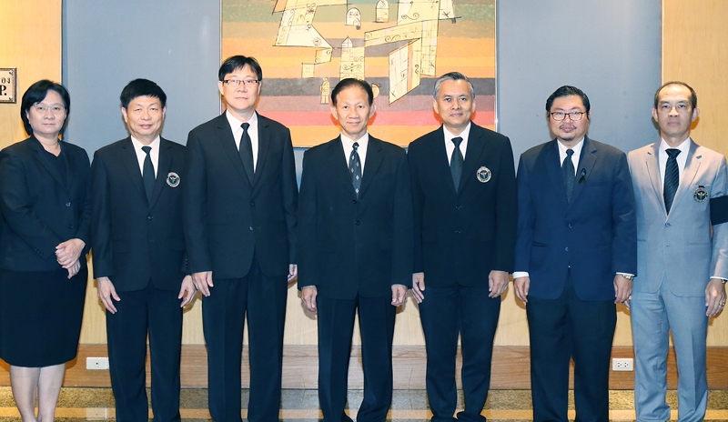 ตามนโยบาย : นพ.ธีรพล โตพันธานนท์ อธิบดีกรมการแพทย์ เปิดโครงการดำเนินงานกรมการแพทย์ พ.ศ.2560 โดยมี 2 รองอธิบดีกรมการแพทย์ นพ.ณรงค์ อภิกุลวณิช และ นพ.ปานเนตร ปางพุฒิพงศ์ พร้อมด้วย นพ.สมพงษ์ ตันจริยภรณ์ ผอ.โรงพยาบาลเลิดสิน ร่วมงาน ที่โรงแรมมิราเคิล แกรนด์ คอนเวนชั่น