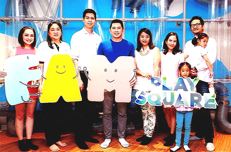 เปิดตัว : กันตภณ ผาณิตรัตน์ ผู้อำนวยการอาวุโส กลุ่มงานการตลาดสาขา
และบริหารงานลูกค้าฝ่ายการตลาด บริษัท เซ็นทรัลพัฒนา จำกัด (มหาชน) ร่วมกับ อุกฤษ ไกรโกศล กรรมการผู้จัดการบริษัท พาร์ค แอนด์ การ์เด้น จำกัด จัดงานเปิด 2 แอทแทรคชั่นสุดสนุก “แฟมเพลย์แลนด์” สนามเด็กเล่นในร่มเพื่อการเรียนรู้ที่ปลอดภัยและทันสมัย ณ ศูนย์การค้าเซ็นทรัลเฟสติวัล อีสต์วิลล์