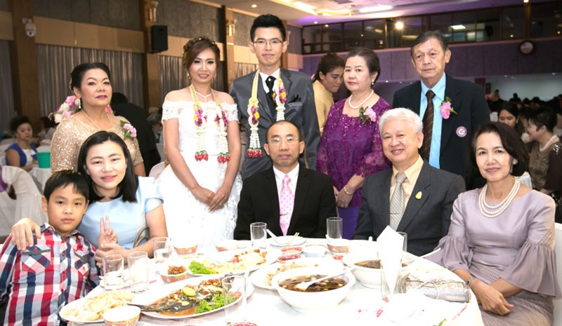 ตั้งมั่นในรักเรา : ศุภชัย ธนาโอฬาร ผู้พิพากษาหัวหน้าคณะในศาลแพ่งธนบุรี เป็นประธานในพิธีฉลองมงคลสมรสระหว่าง อัญชลี แก้วตา บุตรี ศัทธารมย์ แก้วตา-มณี ช่วงวงญาติ กับ ฉัตรชัย ตั้งมั่นสุจริตกุล บุตร สมชัย-อัจฉรา 
ตั้งมั่นสุจริตกุล โดยมีญาติมิตรร่วมอวยพร ที่หอประชุม โรงเรียนมัธยมวัดสิงห์