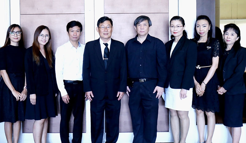 GIS Health : นพ.สุวรรณชัย วัฒนายิ่งเจริญชัย รองปลัดกระทรวงสาธารณสุข เปิดการประชุมเรื่อง “การพัฒนาคุณภาพข้อมูลสารสนเทศภูมิศาสตร์ทรัพยากรสุขภาพบนอินเตอร์เนต” ให้หน่วยงานภาครัฐและเอกชนในเขตกรุงเทพมหานคร รุ่นที่ 2 จัดโดย สำนักนโยบายและยุทธศาสตร์ ที่โรงแรมมิราเคิล แกรนด์ คอนเวนชั่น