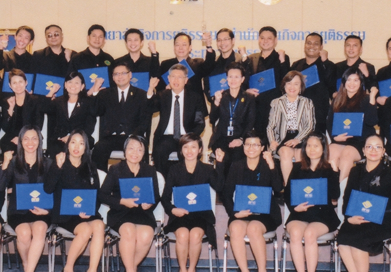 ผ่าน... : ชาญเชาวน์ ไชยานุกิจ ปลัดกระทรวงยุติธรรม ปิดการอบรมหลักสูตร “การพัฒนาศักยภาพนักวิจัยในกระบวนการยุติธรรม รุ่นที่ 2” และมอบประกาศนียบัตรแก่ผู้ผ่านการอบรม พร้อมด้วยรางวัลผลงานวิจัยดีเด่นแก่ผู้แทนหน่วยงานในกระบวนการยุติธรรม ที่อาคารรัฐประศาสนภักดี ศูนย์ราชการเฉลิมพระเกียรติฯ