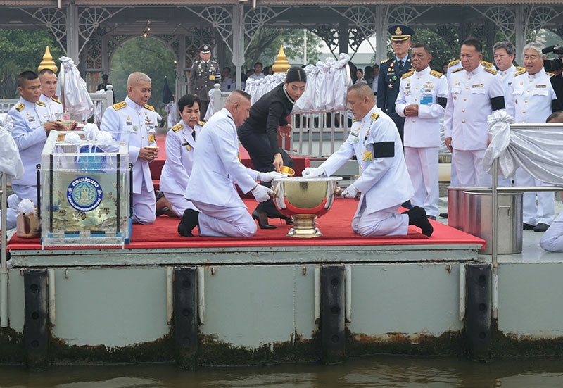 พระเจ้าหลานเธอ พระองค์เจ้าสิริวัณณวรีนารีรัตน์ เสด็จทรงปล่อยพันธุ์ปลา เพื่อบำเพ็ญพระกุศลเนื่องในวันคล้ายวันประสูติ โดยพันธุ์ปลาน้ำจืดที่กรมประมงน้อมถวาย เป็นปลาไทยจำนวน 9 ชนิด ได้แก่ ปลาตะเพียนขาว ปลาตะเพียนทอง ปลาแก้มช้ำ ปลาสร้อยขาว ปลาหมอไทย ปลาเสือพ่นน้ำ ปลากราย ปลาโพง และปลาบึก เพื่อให้ทรงปล่อยลงในแม่น้ำเจ้าพระยา รวมทั้งสิ้น 390,000 ตัว ณ ท่าวาสุกรี กรุงเทพฯ เพื่อเป็นการฟื้นฟูและอนุรักษ์ทรัพยากรสัตว์น้ำในแม่น้ำเจ้าพระยา ให้อุดมสมบูรณ์ เมื่อวันที่ 8 มกราคม 2560