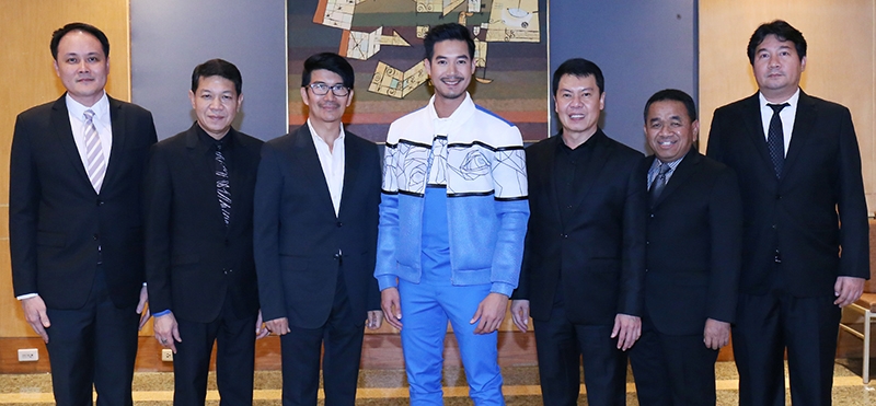 แคตตาล็อกขายตรง : ดนัย ดีโรจนวงศ์ ปธ.กก.บห.บจก.เบทเตอร์เวย์ (ประเทศไทย) 
เปิดการประชุมผู้จัดการเขต ไตรมาสที่ 1/2560 โดยมี สุรพล ดีโรจนวงศ์ กก.ผจก.
พร้อมคณะผู้บริหารและพระเอกหนุ่ม ศุกลวัฒน์ คณารศ (เวียร์) พรีเซ็นเตอร์นิตยสาร Friday ร่วมงาน ที่โรงแรมมิราเคิล แกรนด์ คอนเวนชั่น