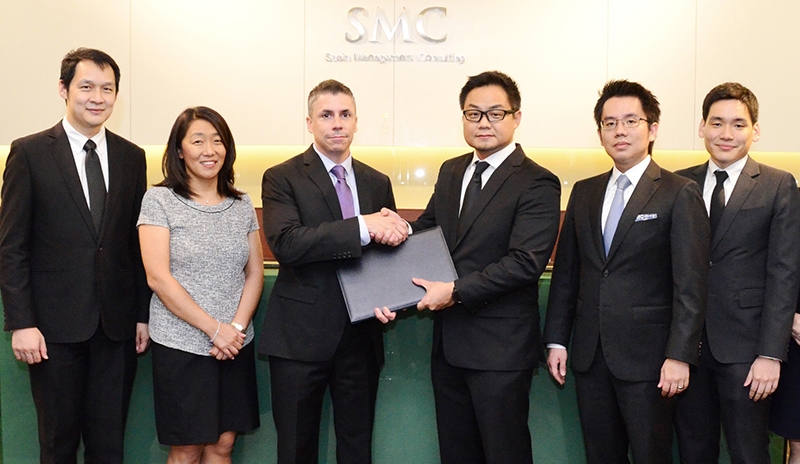 ศศินทร์ ผนึกไอเอฟซี : ผศ.ดร.ชัยพงษ์ พงษ์พานิช ผอ.ศูนย์วิจัยและให้คำปรึกษาศศินทร์ ลงนามข้อตกลงกับ International Finance Corporation องค์กรระหว่างประเทศ สมาชิกกลุ่มธนาคารโลกที่ส่งเสริมการลงทุนภาคเอกชนในประเทศกำลังพัฒนา มุ่งเสริมสร้างโครงสร้างพื้นฐานเพื่อการพัฒนาอย่างยั่งยืน