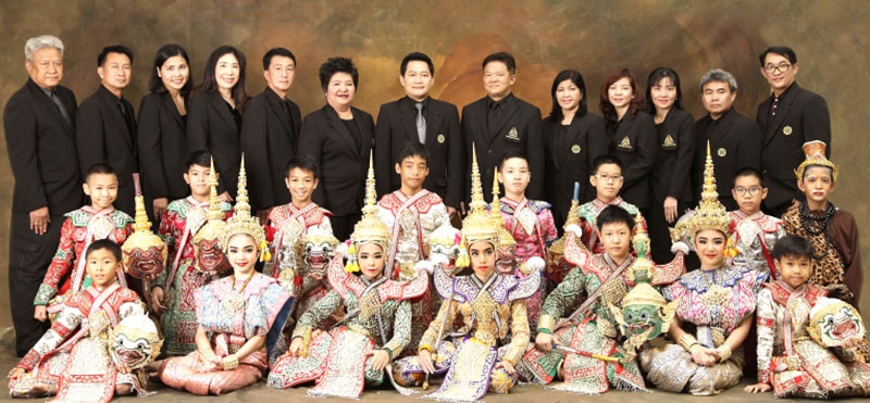 สำนึกในพระมหากรุณาธิคุณ : ผศ.ดร.นพดล กองศิลป์ ผอ.โรงเรียนสาธิตแห่งมหาวิทยาลัยศรีนครินทรวิโรฒ ประสานมิตร(ฝ่ายประถม) แถลงข่าวการจัดการแสดงโขน ตอน “หนุมานชาญศักดา” เพื่อสืบสานพระราชปณิธานขององค์อัครศิลปิน ในวันศุกร์ที่ 3 ก.พ. 2560 ณ หอประชุมใหญ่ ศูนย์วัฒนธรรมแห่งประเทศไทย