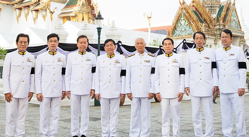 ร่วมใจในเครือ : เคียวอิจิ ทานาดะ เจ้าหน้าที่บริหาร บจก.โตโยต้า มอเตอร์ คอร์ปอเรชั่น และ กก.ผจก.ใหญ่ บจก.โตโยต้า มอเตอร์ ประเทศไทย พร้อมผู้บริหารและพนักงาน, ผู้แทนจำหน่ายและกลุ่มผู้ผลิตชิ้นส่วนโตโยต้า ร่วมเป็นเจ้าภาพในพระพิธีธรรมสวดพระอภิธรรม พระบรมศพพระบาทสมเด็จพระปรมินทรมหาภูมิพลอดุลยเดช ณ พระที่นั่งดุสิตมหาปราสาท ในพระบรมมหาราชวัง