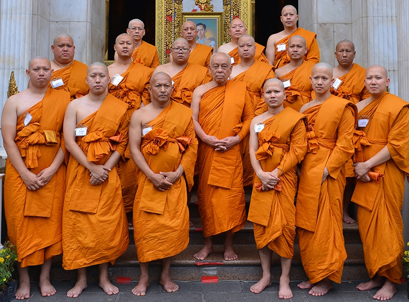 ธรรมราชา : สมเด็จพระวันรัต (จุนท์ พฺรหฺมคุตฺโต) เจ้าอาวาสวัดบวรนิเวศวิหาร เป็นพระอุปัชฌาย์ในพิธีบรรพชา อุปสมบทและบวชเนกขัมปฏิบัติธรรม ครั้งที่ 1 ถวายพระราชกุศลแด่ พระบาทสมเด็จพระปรมินทรมหาภูมิพลอดุลยเดช จัดโครงการโดย สำนักงานทรัพย์สินส่วนพระมหากษัตริย์ ณ วัดบวรนิเวศวิหาร