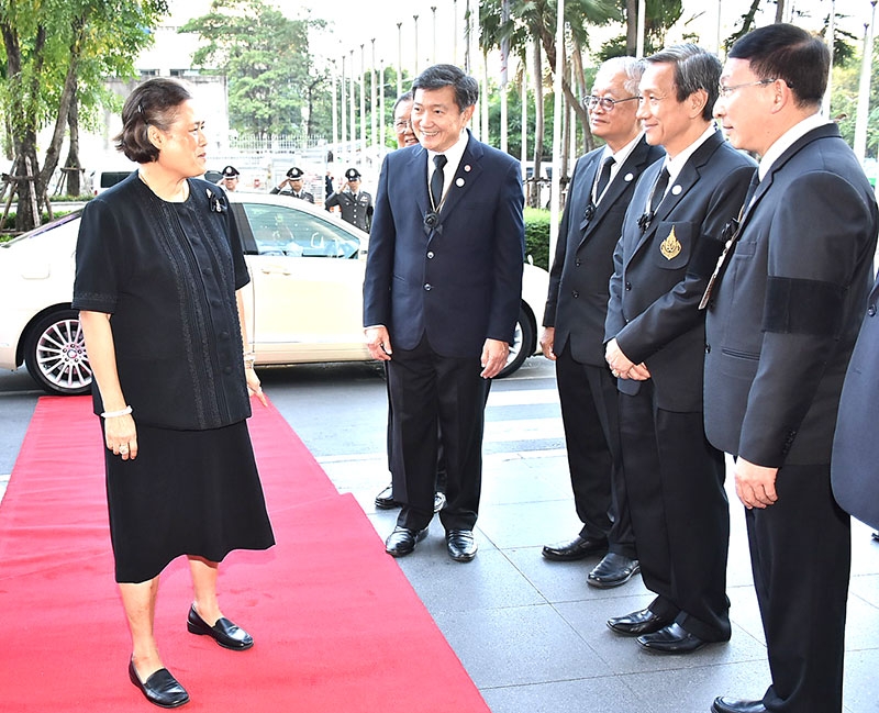สมเด็จพระเทพรัตนราชสุดาฯ สยามบรมราชกุมารี ประธานมูลนิธิรางวัลสมเด็จเจ้าฟ้ามหิดล ในพระบรมราชูปถัมภ์ เสด็จพระราชดำเนินไปทรงเปิดการประชุมวิชาการนานาชาติประจำปี รางวัลสมเด็จเจ้าฟ้ามหิดล ประจำปี 2560 (Prince Mahidol Award Conference 2017) ณ โรงแรมเซ็นทาราแกรนด์ฯ เซ็นทรัลเวิลด์