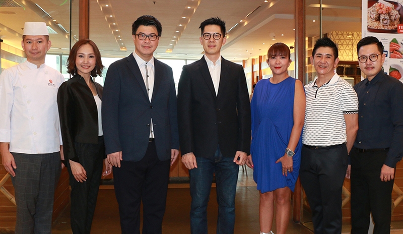 อร่อยได้อร่อยดี : ชิตพล วิวัฒนาเกษม ผจก.ทั่วไป กลุ่มแบรนด์ เซ็น บจก.เซ็น คอร์ปอเรชั่น กรุ๊ป และ องอาจ สุขเลิศกมล ผอ.ส่วนงานบริหารลูกค้าหลัก บมจ.เซ็นทรัลพัฒนา ร่วมกันเปิดแคมเปญ “ZEN Exclusive Campaign only at CPN Maki Sashimi Time” มอบส่วนลด 9 เมนูพิเศษที่ร้านอาหาร ZEN ในเซ็นทรัลเวิลด์, เซ็นทรัลพลาซา และเซ็นทรัลเฟสติวัล 15 สาขาทั่วประเทศ ถึง 31 มี.ค.2560