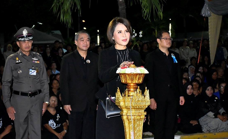 ทูลกระหม่อมหญิงอุบลรัตนราชกัญญา สิริวัฒนาพรรณวดี เสด็จทรงเยี่ยมการดำเนินงานโครงการ TO BE NUMBER ONE ทรงเปิดชมรม และศูนย์เพื่อนใจ TO BE NUMBER ONE มุ่งเน้นให้นักเรียนมีภูมิคุ้มกันทางจิตใจ มีความเป็นผู้นำ “เป็นหนึ่งโดยไม่พึ่งยาเสพติด” ณ โรงเรียนนาทวีวิทยาคม อำเภอนาทวี จังหวัดสงขลา