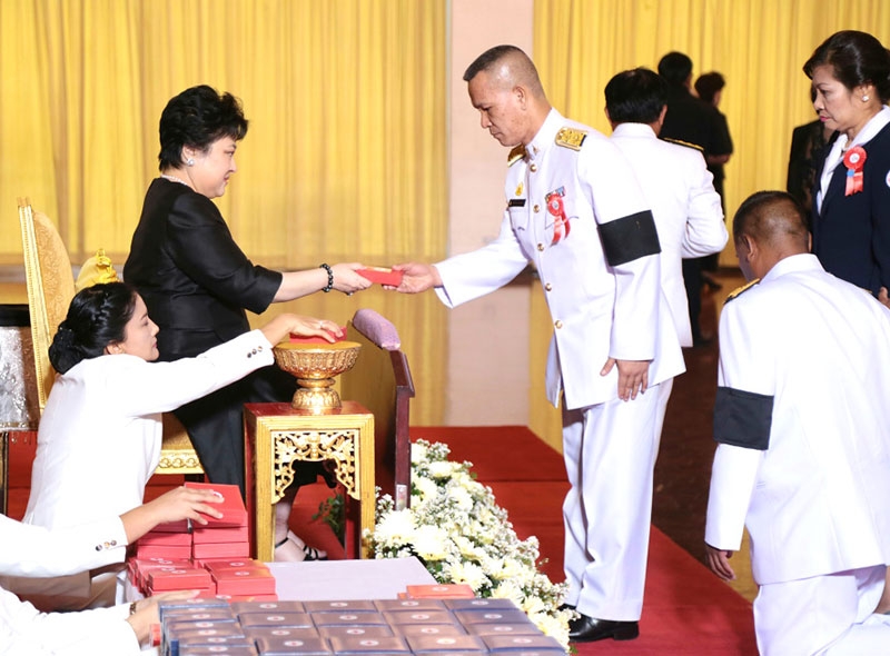 สมเด็จพระนางเจ้าสิริกิติ์ พระบรมราชินีนาถ ทรงพระกรุณาโปรดเกล้าฯให้ พระเจ้าวรวงศ์เธอ พระองค์เจ้าโสมสวลี พระวรราชาทินัดดามาตุ เสด็จแทนพระองค์ไปพระราชทานเหรียญกาชาดสมนาคุณ ชั้นที่ 2 และเหรียญกาชาดสมนาคุณ ชั้นที่ 3 ณ อาคารใหม่ สวนอัมพร เมื่อวันที่ 22 กุมภาพันธ์ 2560 เวลา 14.00 น.