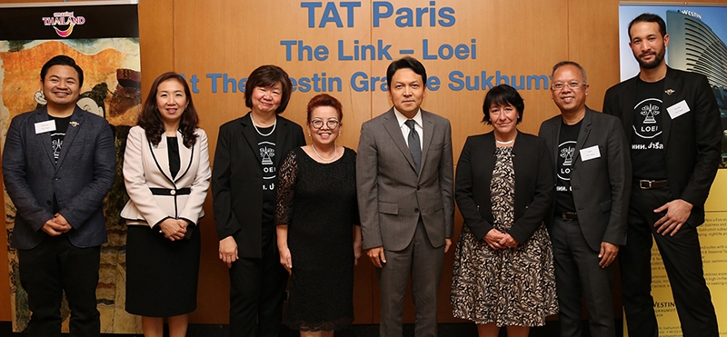 ส่งเสริมการท่องเที่ยว : ธเนศวร์ เพชรสุวรรณ รองผู้ว่าฯ ททท.ด้านตลาดยุโรปฯ เปิดแคมเปญใหม่ “The LINK” ต้อนรับตัวแทนบริษัทท่องเที่ยวและสื่อมวลชน ที่โรงแรม เดอะเวสทินแกรนด์ สุขุมวิท โดยมี อารีรัตน์ ชื่นประภานุสรณ์ ผอ.ททท.สำนักงานปารีส และ ดวงใจ รุ่งเรืองอารี ผจก.โรงแรม ร่วมต้อนรับ