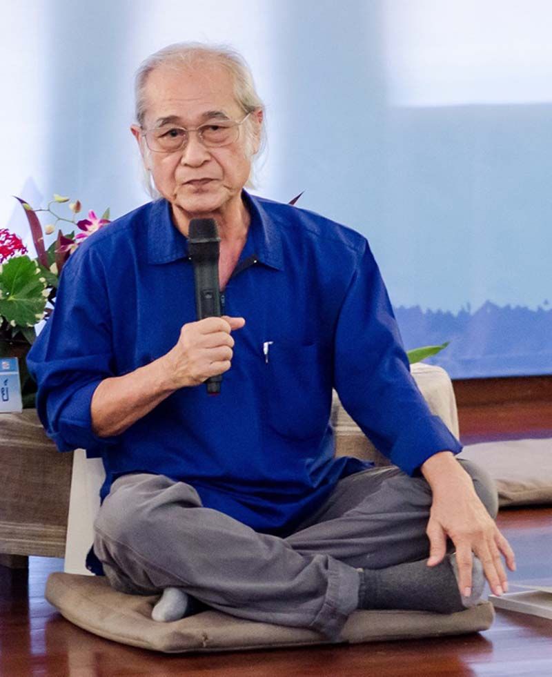 อ.เนาวรัตน์ พงษ์ไพบูลย์ “สุนทรียรสบทกวี”