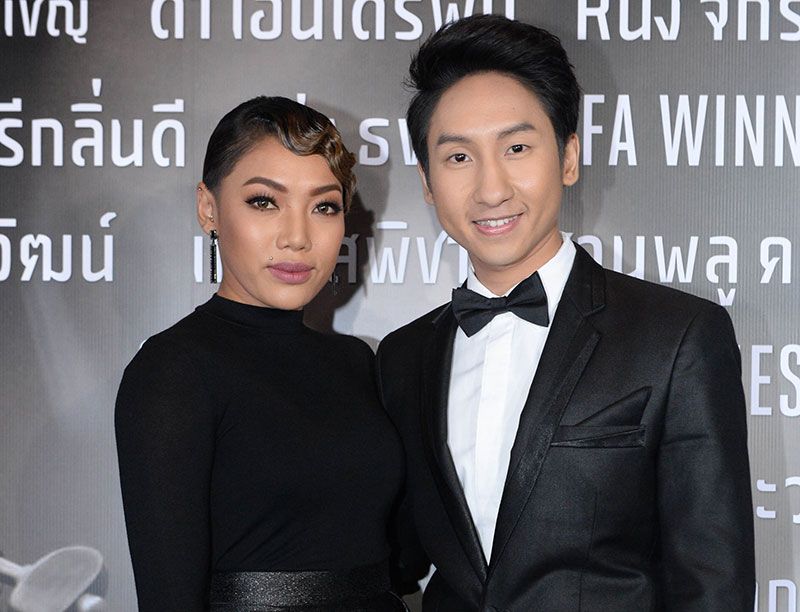 ธนิดา ธรรมวิมล (ดา เอ็นโดรฟิน) และ เอกชัย เจียรกุล
