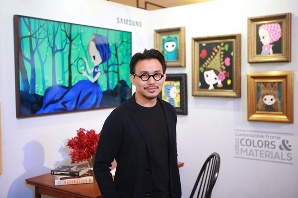 ครูปาน-สมนึก คลังนอก กับผลงานที่ฉายอยู่บ้าน ซัมซุง เดอะ เฟรม
