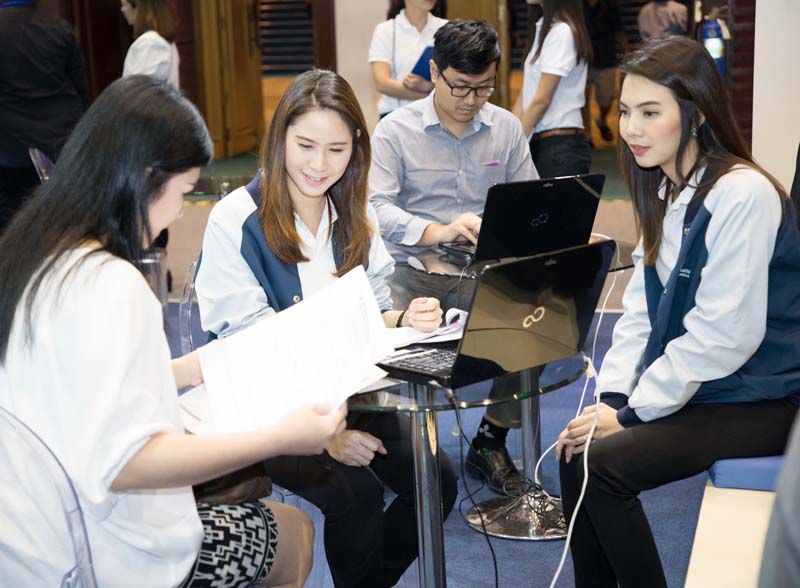 ผู้เข้าชมงานวางใจทำประกันภัยกับกรุงเทพประกันภัยกันอย่างล้นหลาม