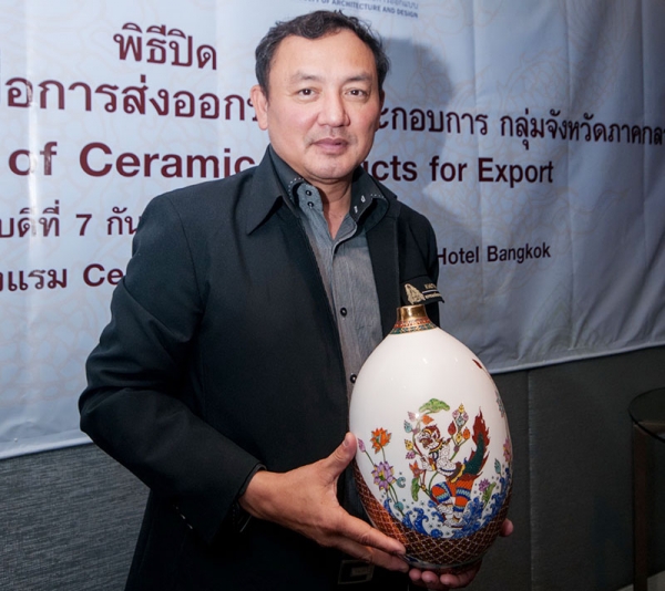 สุเทพ จันทน คณบดีคณะสถาปัตยกรรมและออกแบบ มจพ.