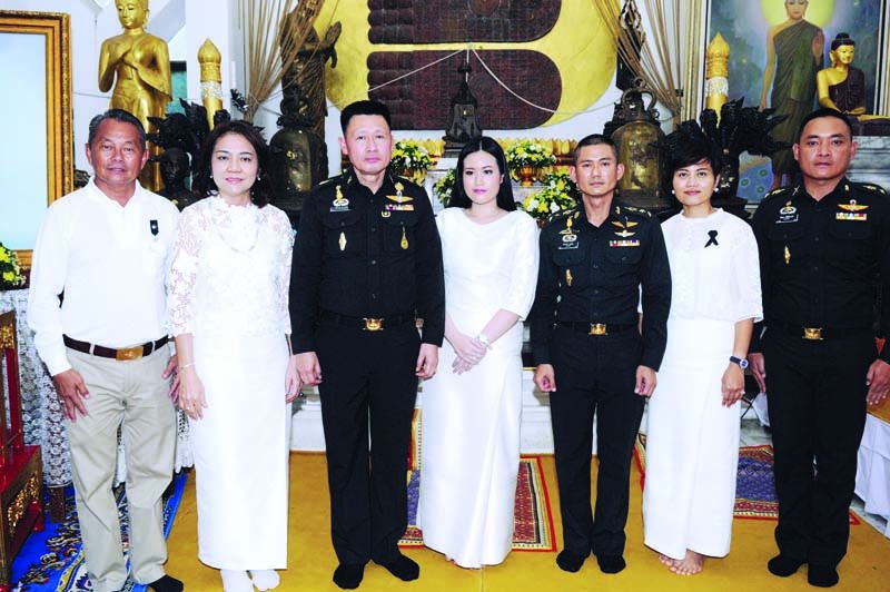 วินัย ศรีปิยะรัต, จิตรา หมีทอง,พล.อ.เทพพงศ์ ทิพยจันทร์ และบุตรสาว, พ.อ. วีรพจน์-กนิษฐา สุภธีระ และ พ.ท.ดิศยศ ศรีเมืองวงศ์