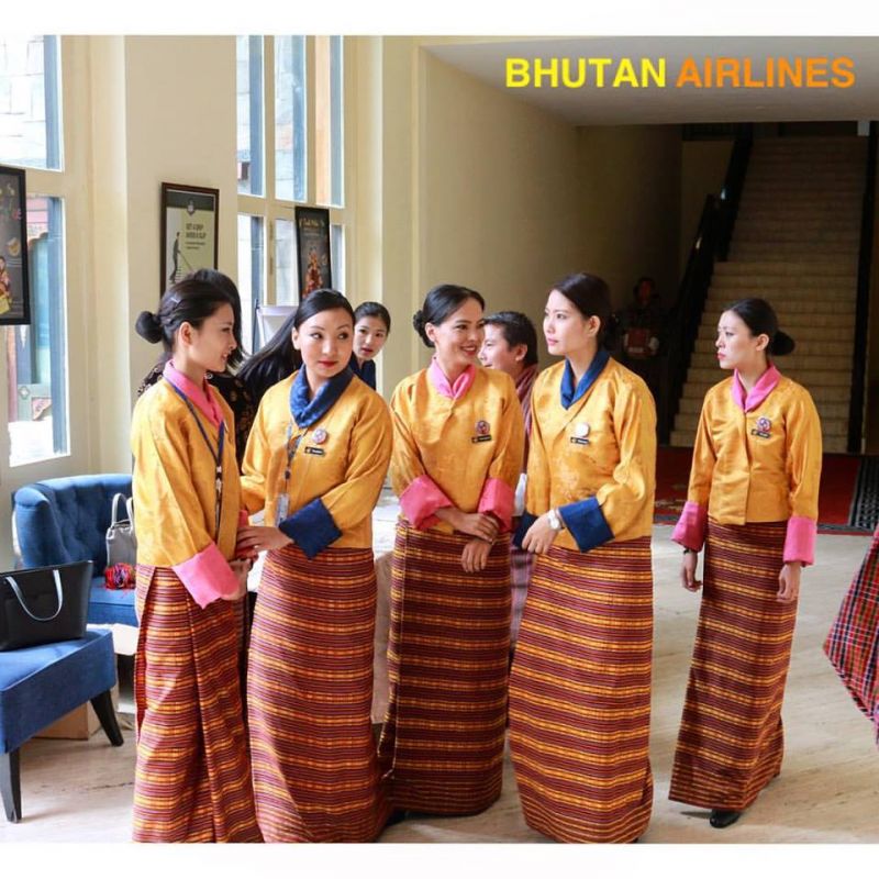 ชุดฟอร์มปกติของลูกเรือสายการบินภูฏาน