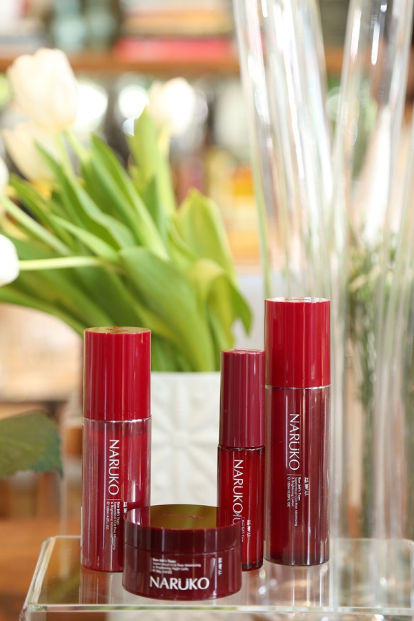 นารูโกะ รอว์ จอบส์ เทียร์ส