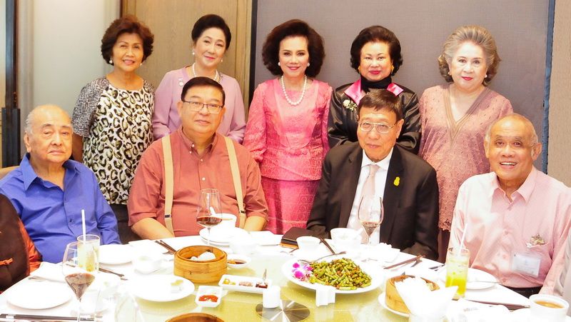 ผาณิต พูนศิริวงศ์ ต้อนรับ ศ.พิเศษ พรเพชร วิชิตชลชัย ประธาน สนช., คุณหญิงขวัญตา เทวกุลฯ, สินธุ พูนศิริวงศ์, ดร.เจิมศักดิ์ ปิ่นทอง,ทิพย์รักษ์-ภควดี สุขุม, พัชรินทร์ พูนศิริวงศ์, อุไร คุณานันทกุล ร่วมสังสรรค์วันเกิด
