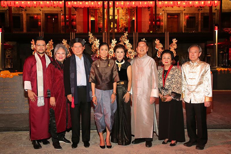 ดร.ศรัณฐ์ หวั่งหลี, พิมพ์ประไพ พิศาลบุตร, สุจินต์ หวั่งหลี, รมว.กอบกาญจน์ วัฒนวรางกูร, รุจิราภรณ์ หวั่งหลี, สุกิจ หวั่งหลี, สุภีร์ หวั่งหลี และ ธรรมนูญ หวั่งหลี