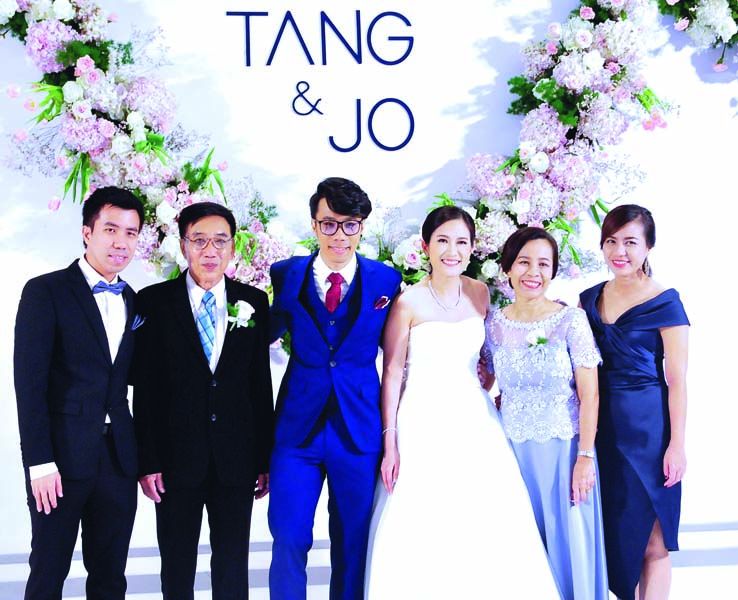 ครอบครัวเจ้าบ่าวร่วมยินดี