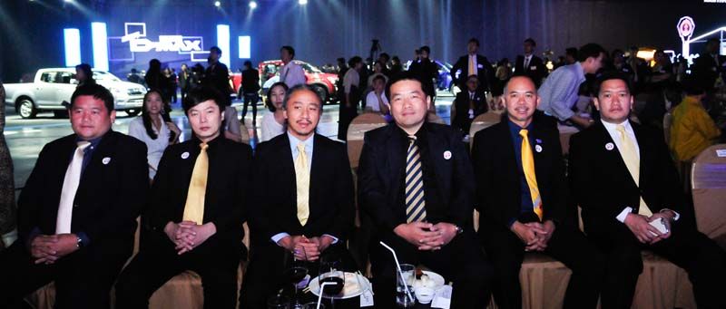 พัฒนจักร อาสาสรรพกิจ, จตุพร ขันมณี,จิตตนาถ ลิ้มทองกุล, อัษฎาวุธ อาสาสรรพกิจ,ชลัทชัย 
ปภัสร์พงษ์ และ พีระพงษ์ เอี่ยมลำเนา