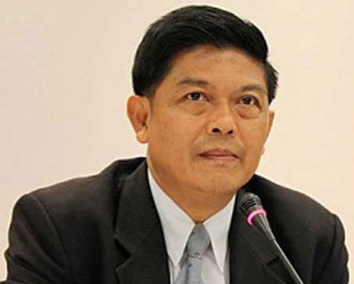 “เขาบอกว่าหมอนวดมีอยู่ 2 แบบ นวดได้กับนวดเป็น นวดได้คือใครก็ทำได้ เอามือ 2 มือมาบีบมาจับ แต่นวดเป็นคือรู้จุดว่าผู้ป่วยปวดตรงจุดไหนก็จะไปเน้นจุดนั้น วิชาชีพสื่อนอกจากจะรู้วิธีการเขียนข่าวทำข่าวแล้ว ยังต้องรู้ด้วยว่าส่งข่าวไปแล้วมันกระทบใคร? กระทบสังคมหรือเปล่า? หรือตอนนี้ที่เป็นยุค Thailand 4.0 ชาวบ้านสามารถขายของทาง Online ได้ มีป้าคนหนึ่งเป็นหมอนวดแล้วขายยาสมุนไพรด้วย นี่คือขายได้ แต่ขายเป็นนี่ป้าแกต้องรู้ว่าการเอาสินค้าไปขาย มันมีกฎหมายอะไรเกี่ยวข้อง ต้องขออนุญาตอะไร” จิรชัย มูลทองโร่ย ประธานคณะกรรมการปฏิรูปประเทศด้านสื่อสารมวลชน เทคโนโลยีสารสนเทศ