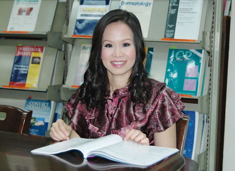 พญ.ชินมนัส ตั้งจาตุรนต์รัศมี