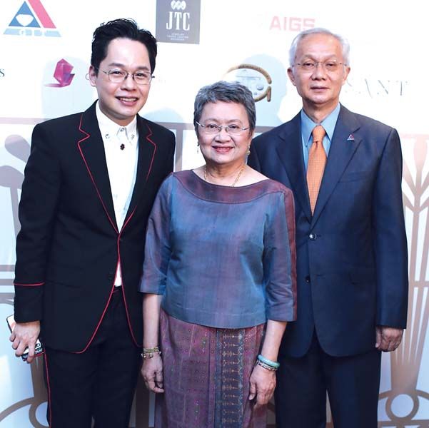 สุริยน ศรีอรทัยกุล  และ ราเชนทร์ พจนสุนทร ต้อนรับ อภิรดี ตันตราภรณ์ อดีต รมว.กระทรวงพาณิชย์