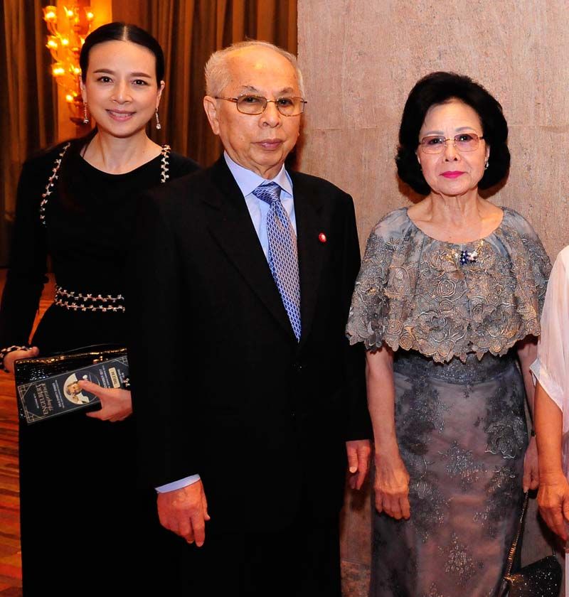 โพธิพงษ์- ยุพา ล่ำซำ กับบุตรสาว นวลพรรณ ล่ำซำ 