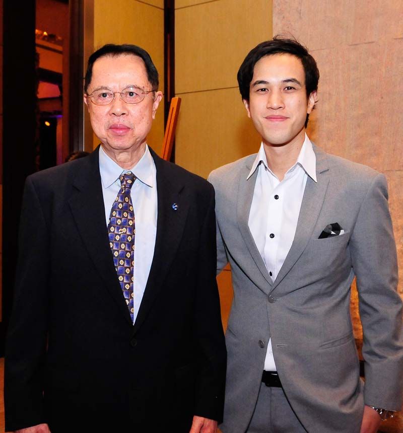 ทพ.พิทักษ์ ไชยเจริญ กับบุตรชาย นดล ไชยเจริญ