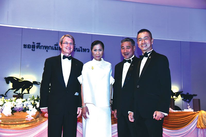 มร.ฮาราลด์ ลิงค์, กอบกาญจน์ วัฒนวรางกูร, พันเอกเฟื่องวิชชุ์ อนิรุทธเทวาและ พันเอกวิทัย ลายถมยา