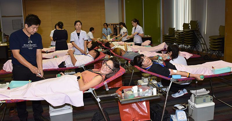 บรรยากาศดีๆ ได้รับความสนใจจากเพื่อนพนักงานจำนวนมาก 