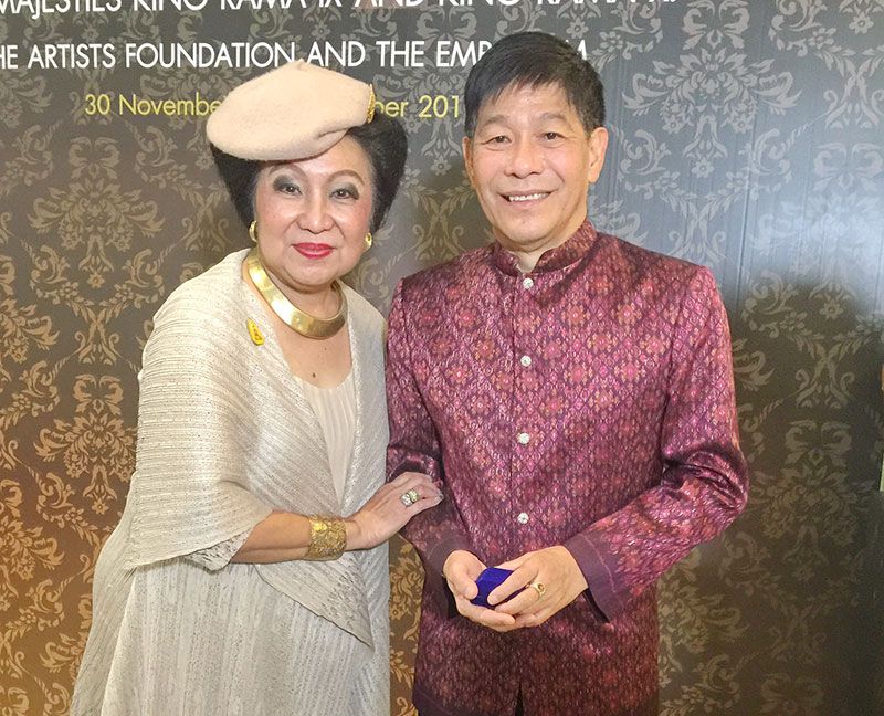 ดร.จรัลธาดา กรรณสูต องคมนตรี และ ลลิสา จงบารมี
