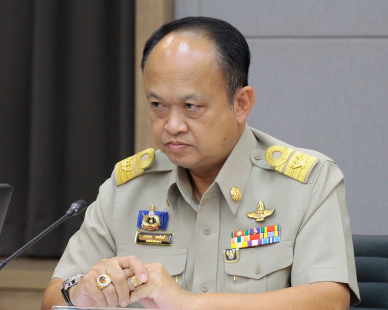 ทองเปลว กองจันทร์