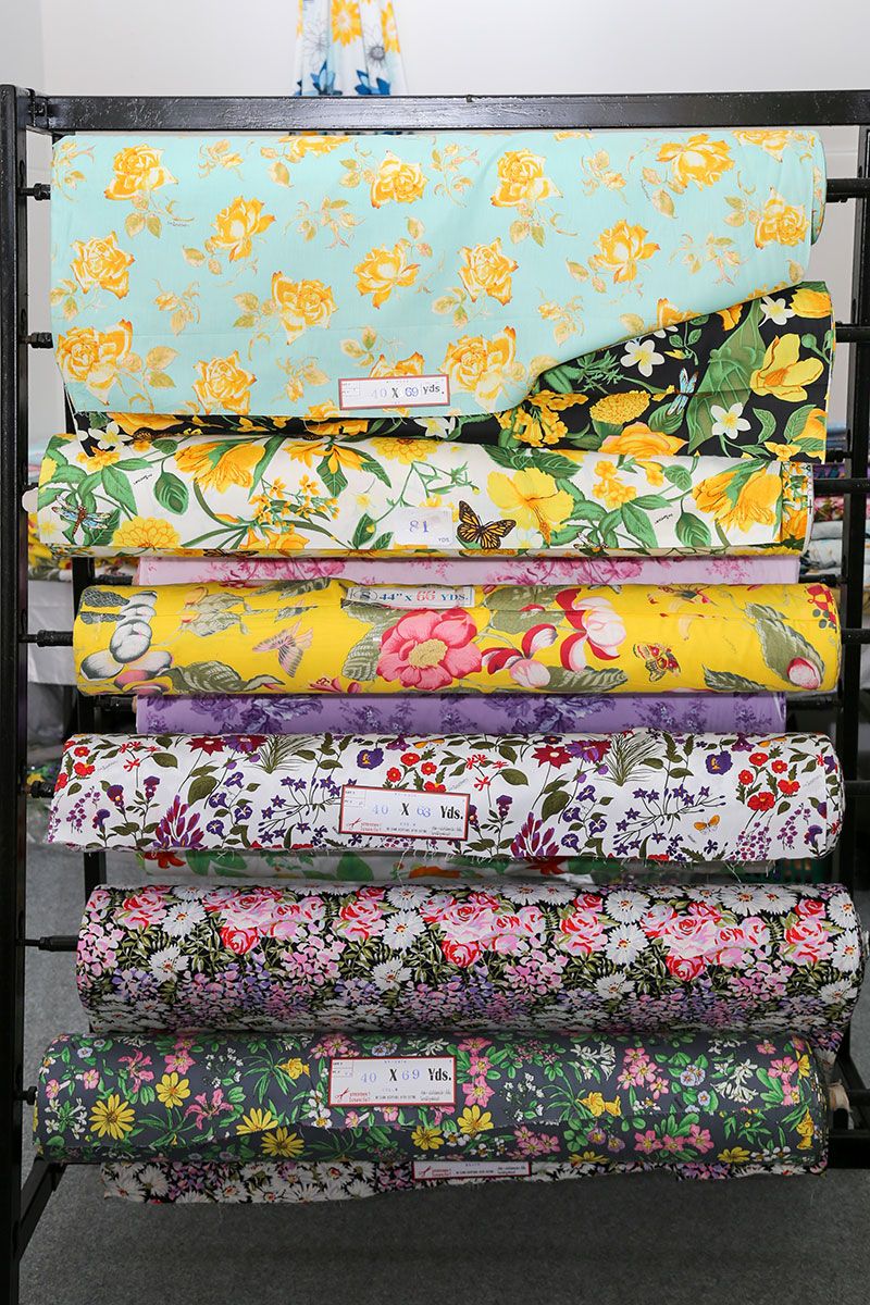 ผ้าฝ้ายพิมพ์ลายดอกไม้ไทยนานาชนิด

