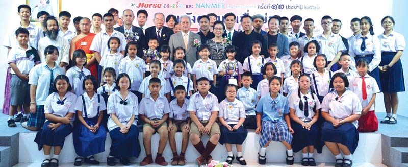 น้องๆเยาวชนผู้เข้าประกวดส่งผลงานมาจากทั่วประเทศกว่า 4 พันคน คัดจนเหลือรอบสุดท้ายจัดแสดงผลงานกว่า
1,000 ชิ้น
