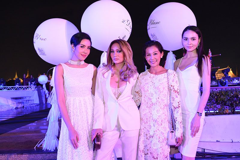 ทิพย์ระวี ภู่ไชย, บุศรินทร์ กรไพศาล, เจสสิก้า อมรกุลดิลก และ ชุติมา ดุรงค์เดช 
