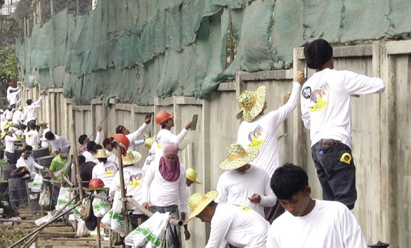 บรรยากาศในการแข่งขันประกวดฝีมือ “ฉาบเช้า ทาบ่าย เข้าอยู่เย็น” จากช่างฝืมือทั่วประเทศ โชว์ความสามารถในงานฉาบ (สกิมโค้ททีพีไอ) และ ทาสีผนังด้วยสีนาโนซูเปอร์อาร์เมอร์ทีพีไอ