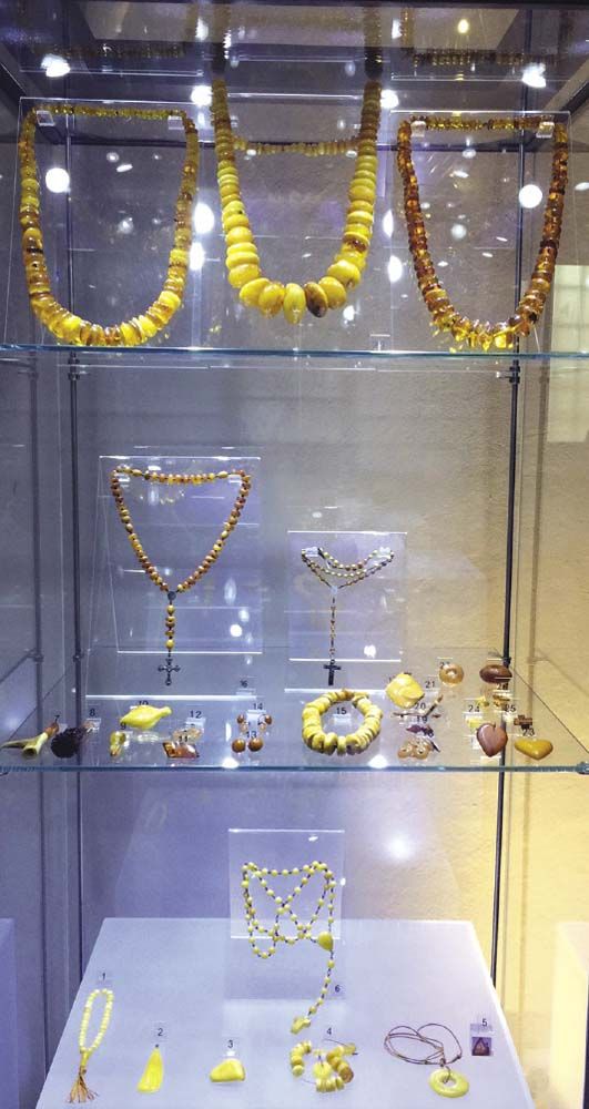 เครื่องประดับจากอำพัน