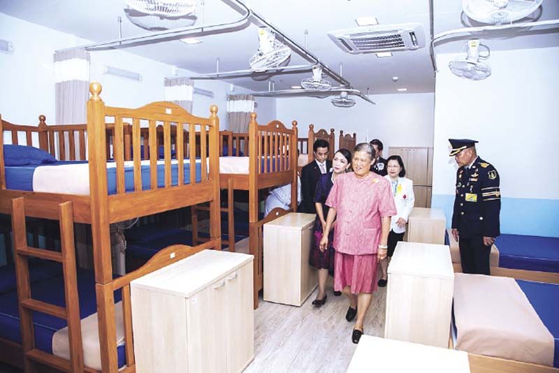 สมเด็จพระเทพรัตนราชสุดาฯ สยามบรมราชกุมารี เสด็จฯ ทอดพระเนตรห้องนอนรวมชาย-ห้องนอนรวมหญิง